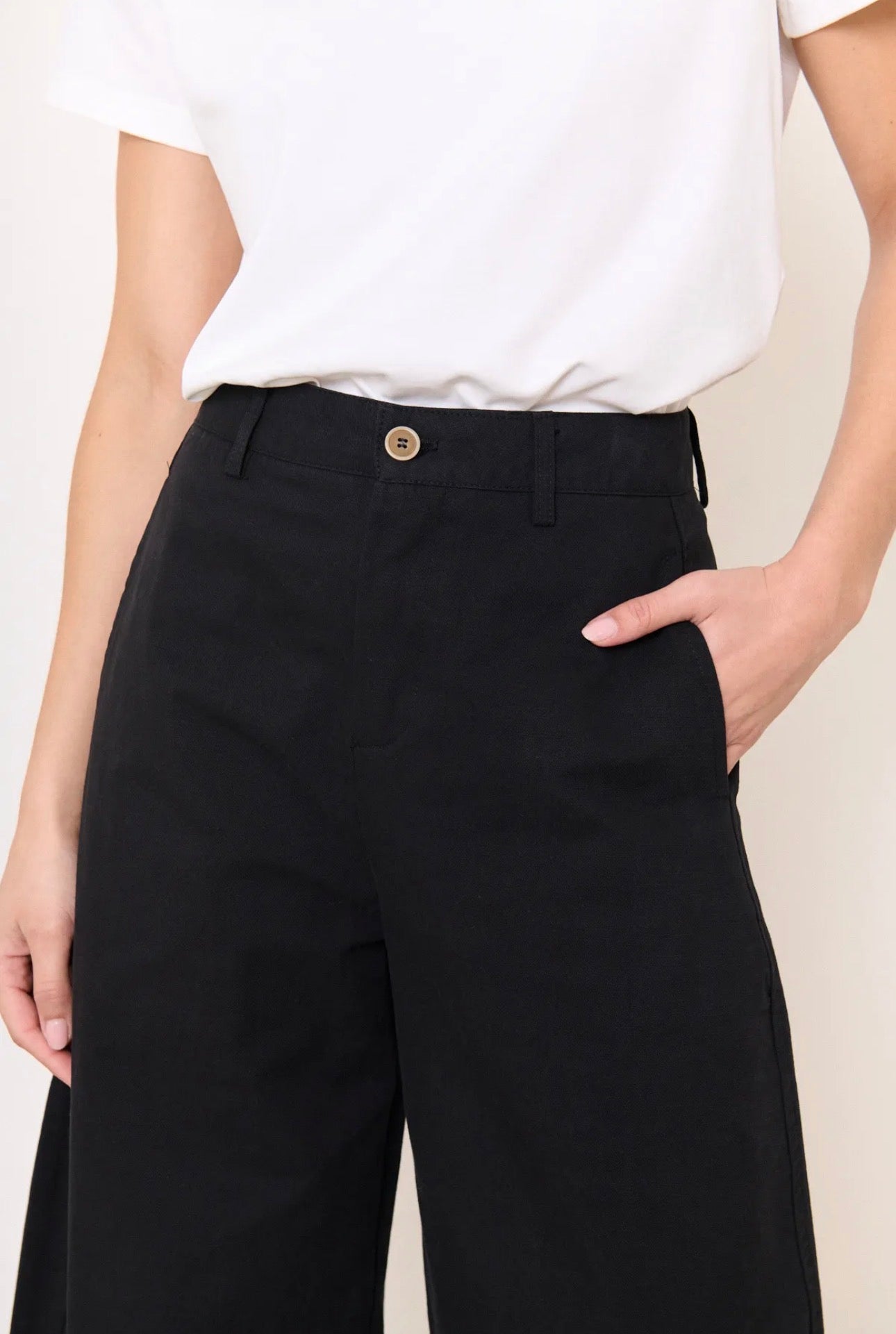 Barrel Pants in Black