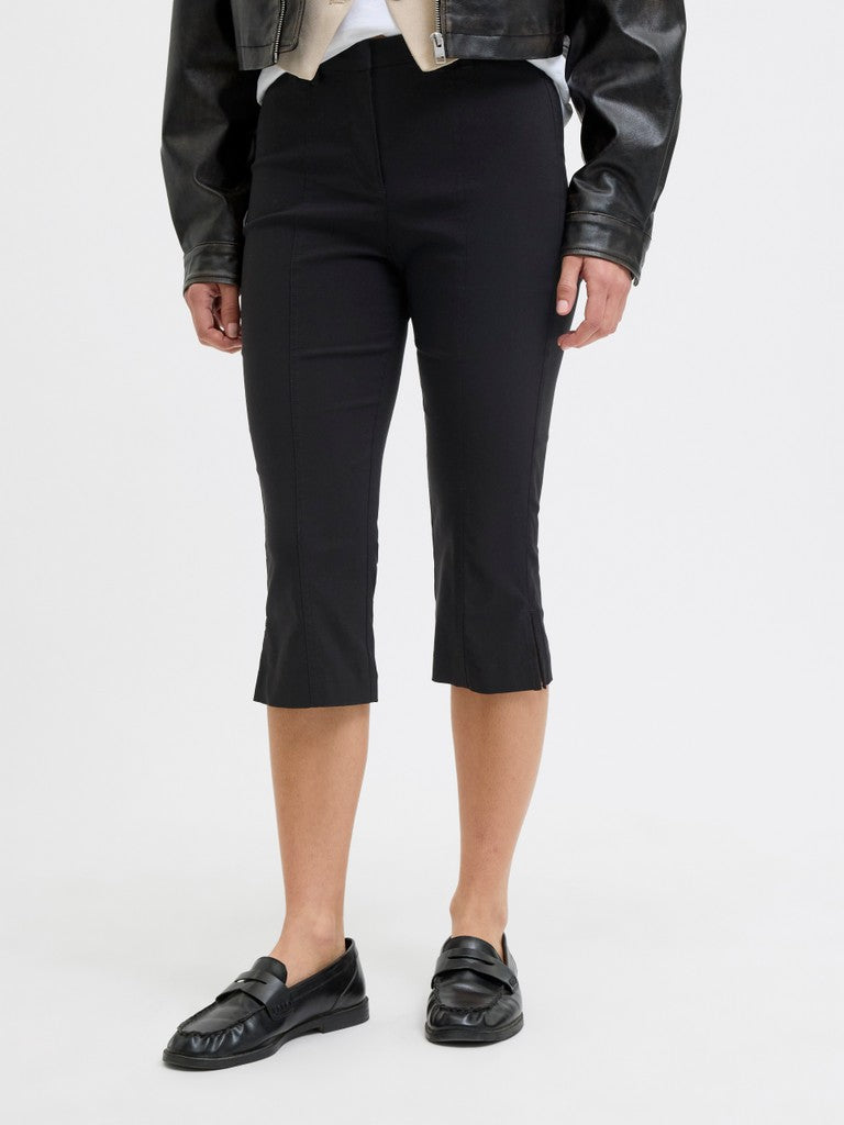 Slim Capri Pants in Black