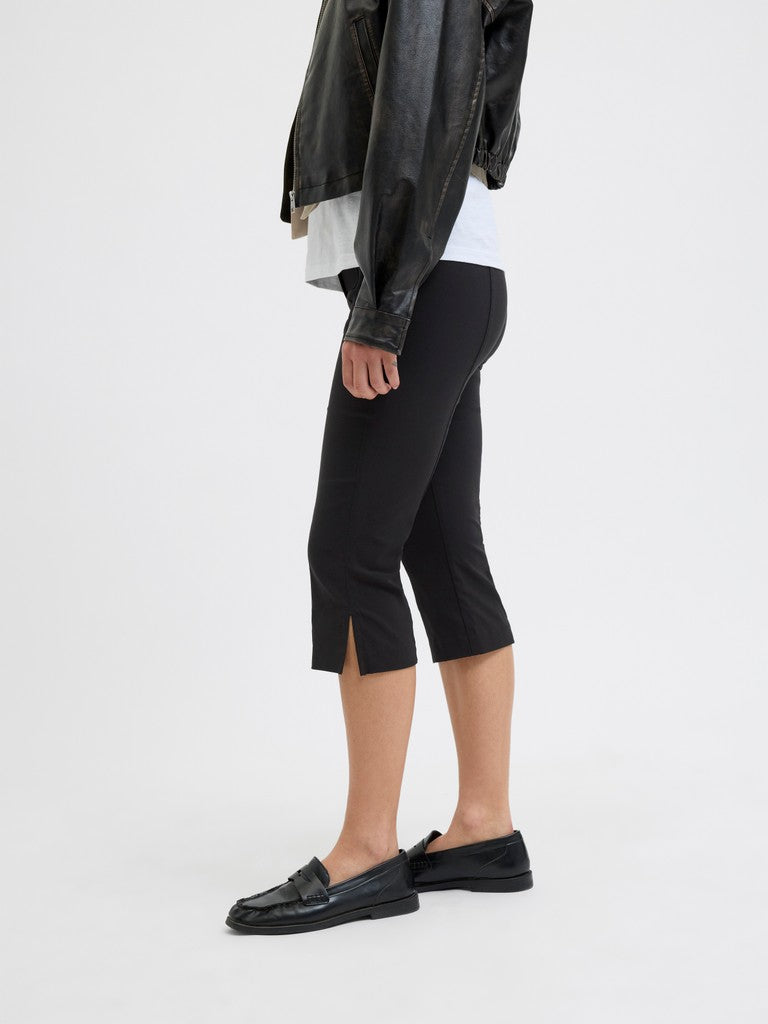 Slim Capri Pants in Black