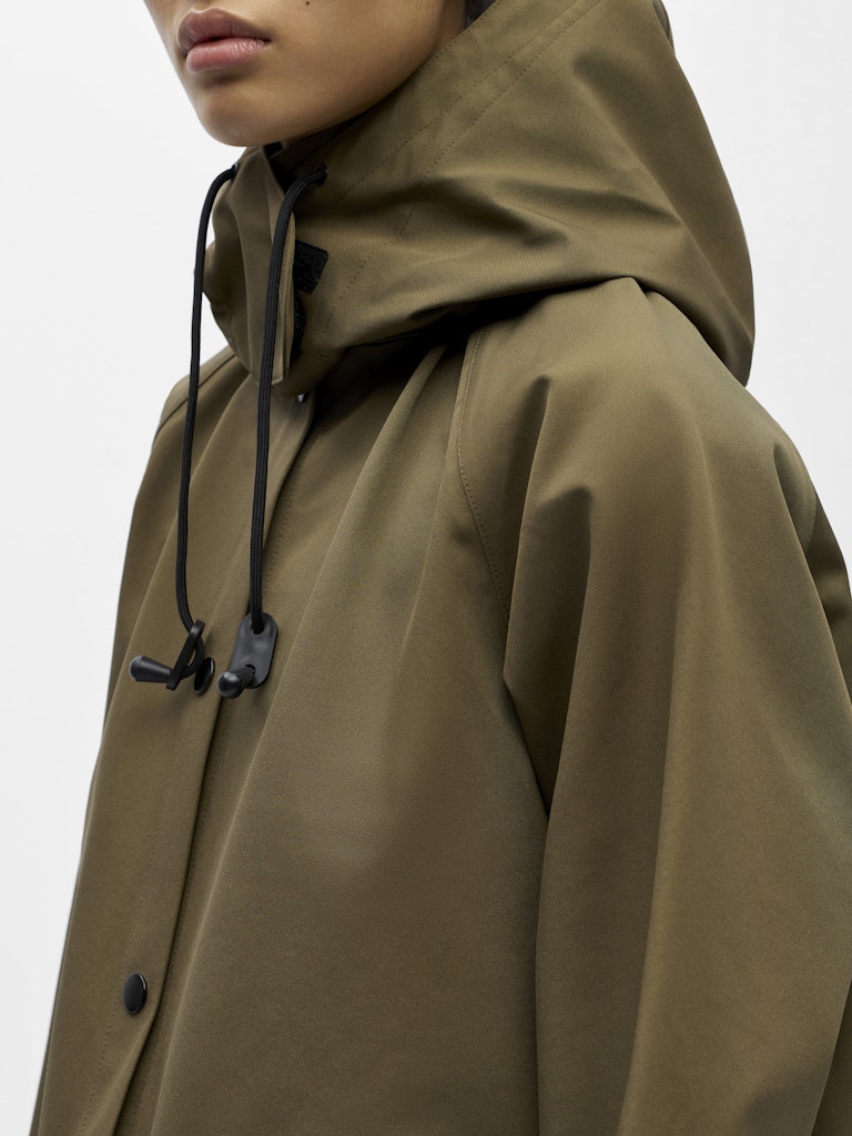 Rain Coat in Ivy Green