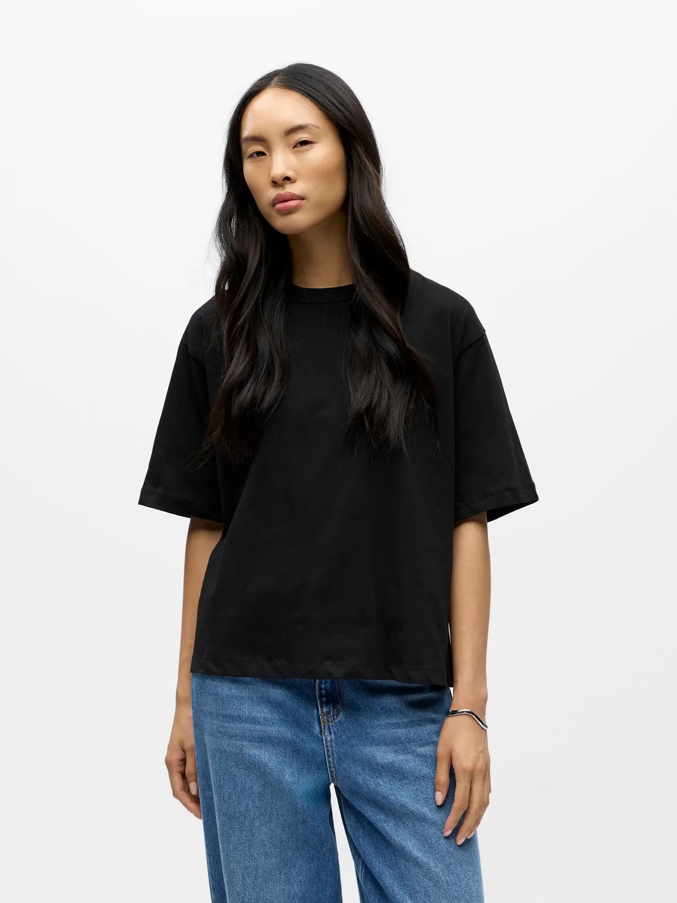 Dervla Dropped Shoulder T-Shirt in Black