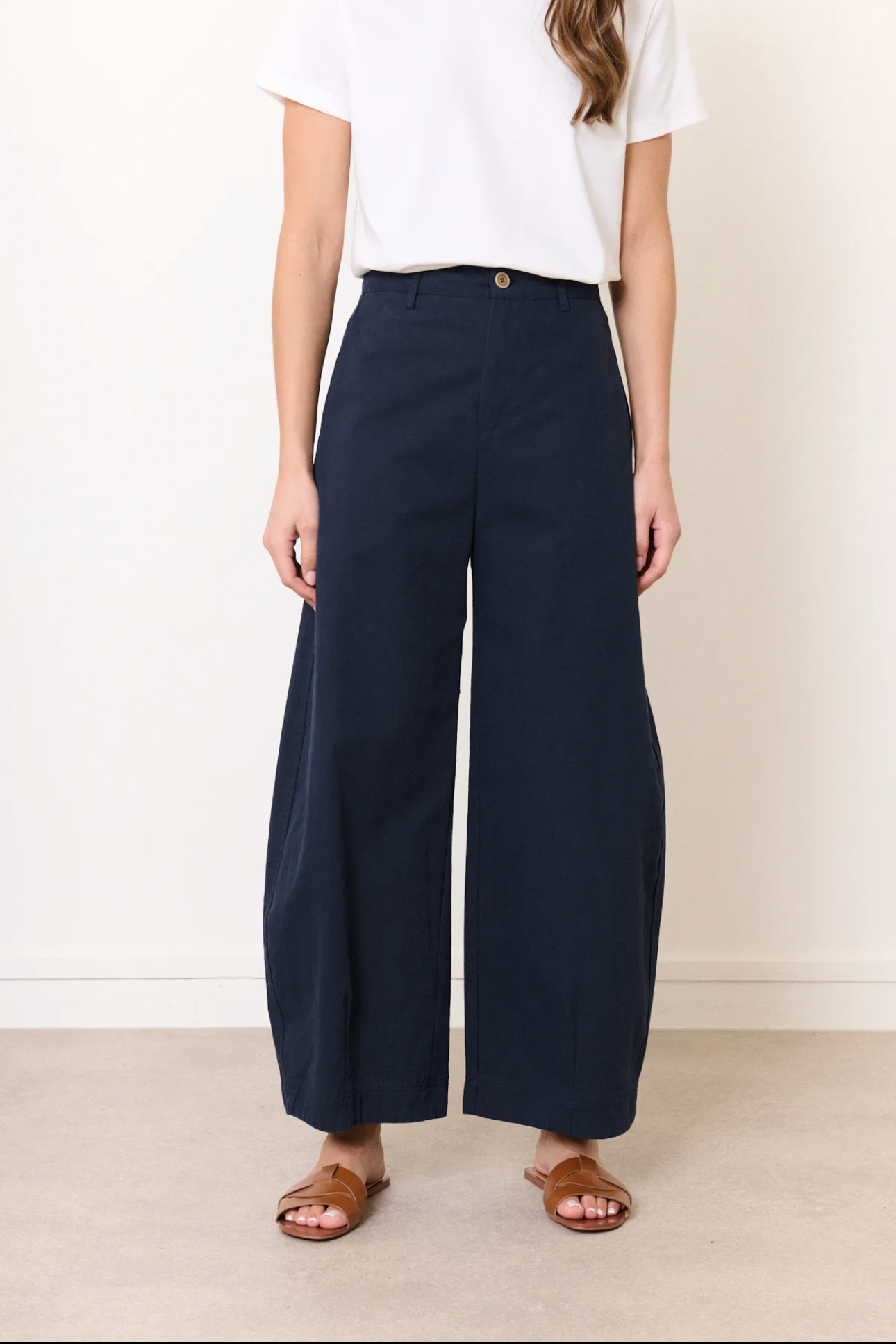 Barrel Pants in Navy
