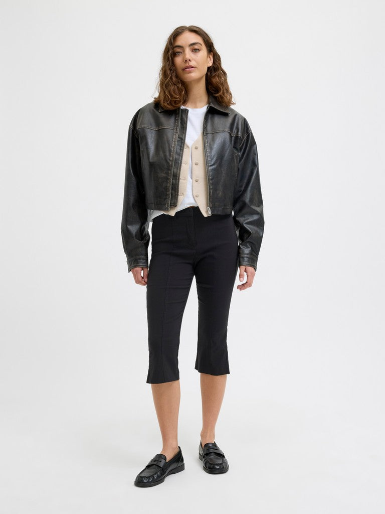 Slim Capri Pants in Black