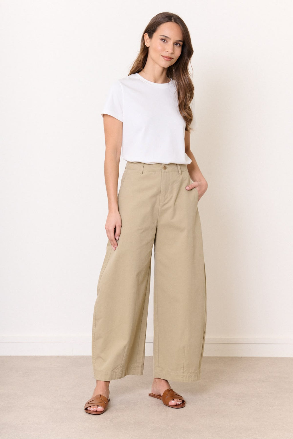 Barrel Pants in Tan