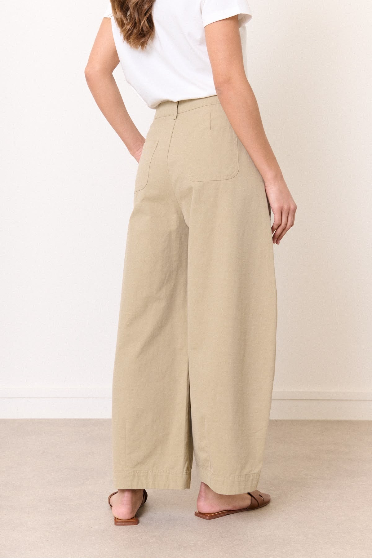 Barrel Pants in Tan