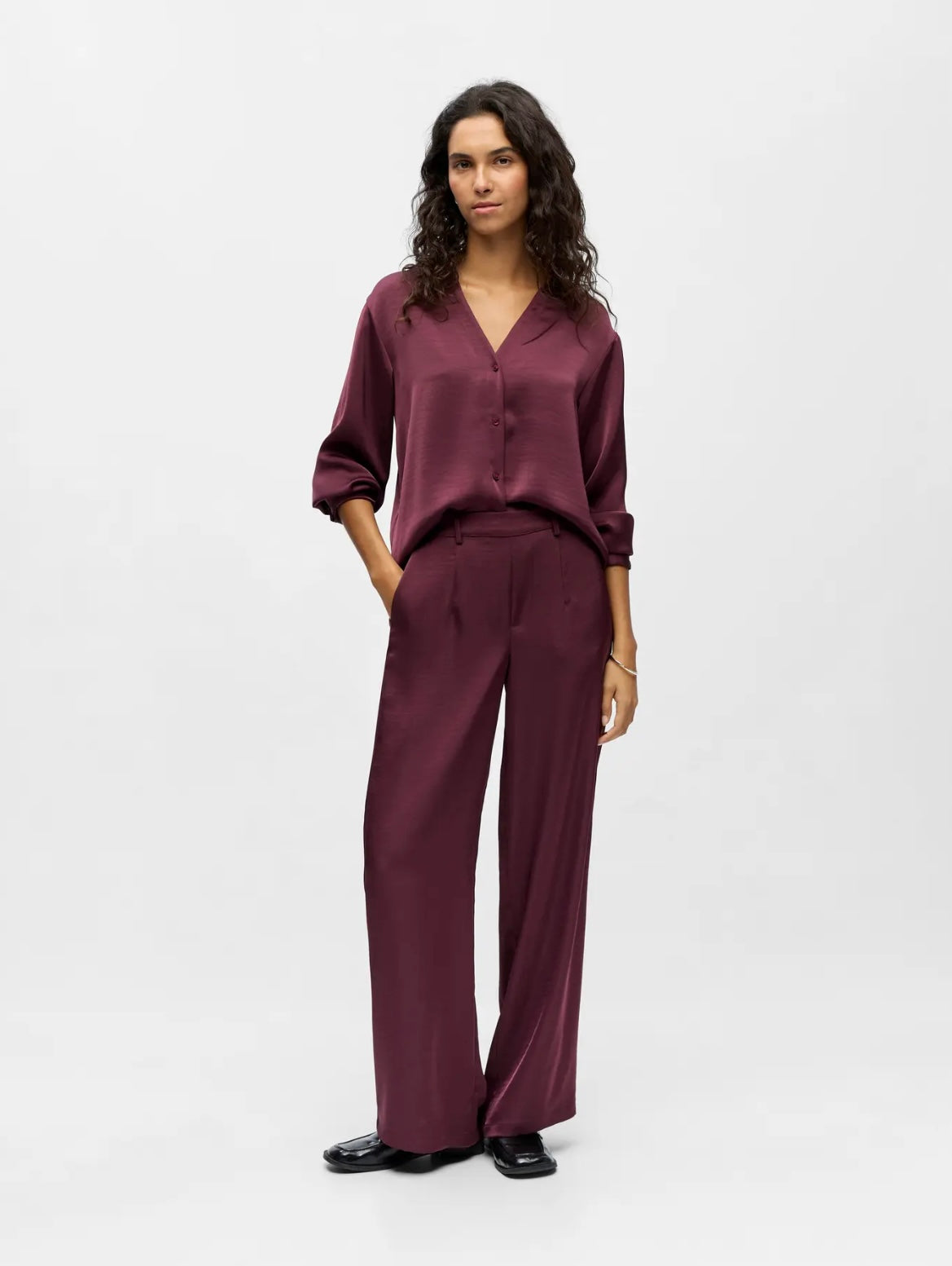 Lisa Satin Trouser in Burgundy