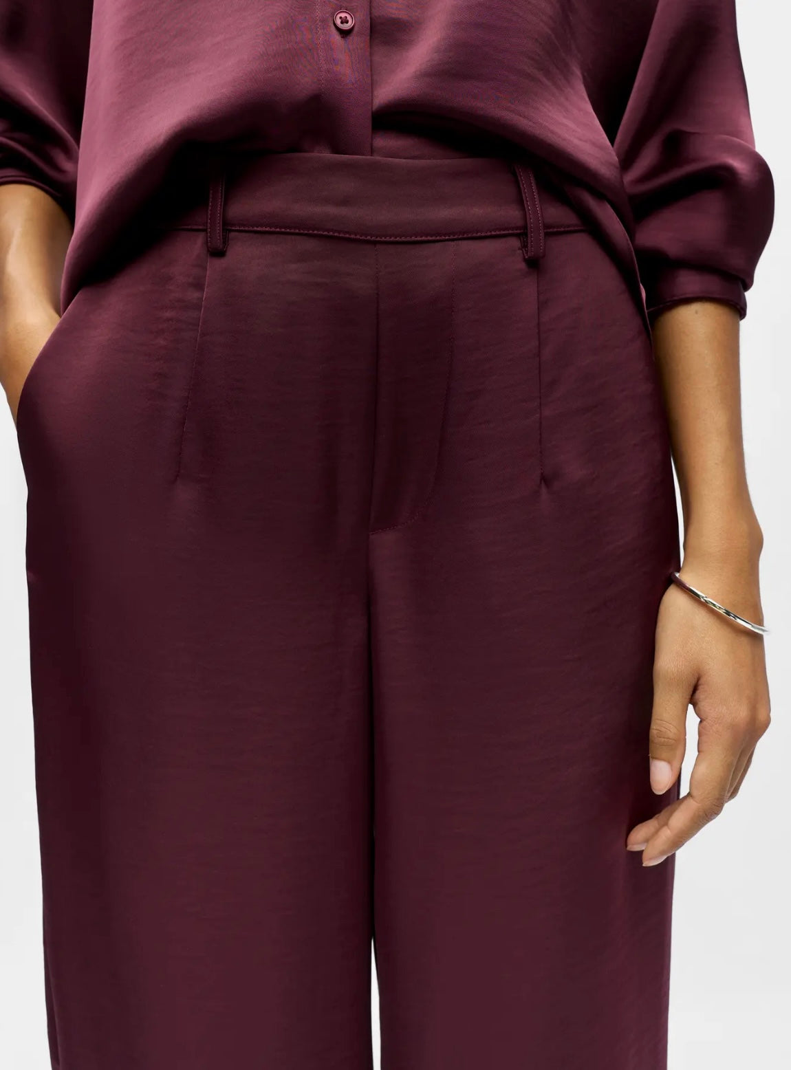 Lisa Satin Trouser in Burgundy
