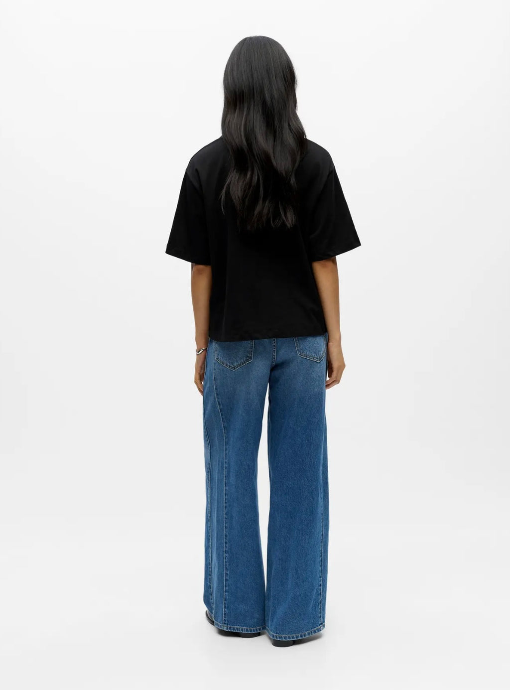 Dervla Dropped Shoulder T-Shirt in Black