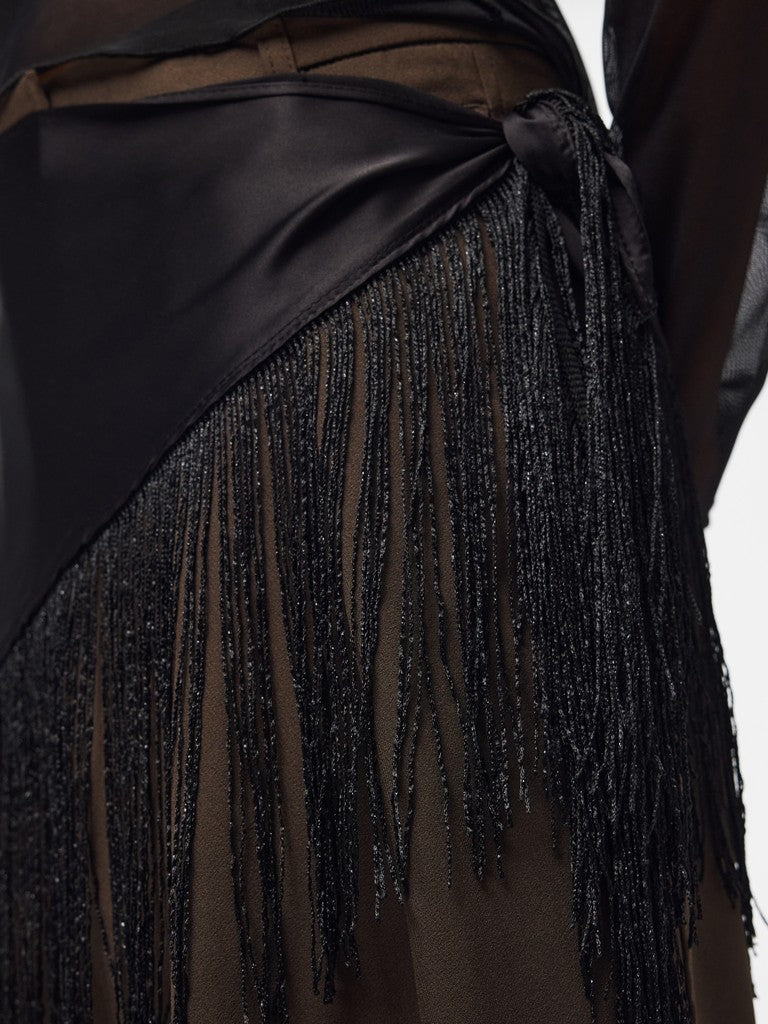 Jazzy Triangle Fringe Scarf in Black